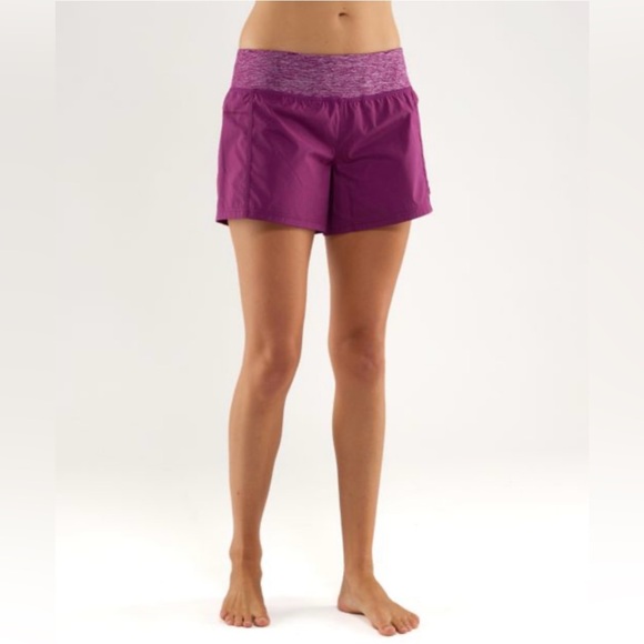lululemon athletica Pants - Lululemon All Sport Short
Dew Berry / Heathered Dew Berry
-EUC-Sz 6
